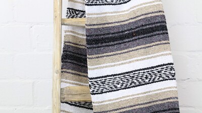 Foto 2 | Foto 2 | Manta Meximart's Auténtica Falsa Mexicana Tejida A Mano Beige - Venta Internacional.