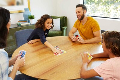 Foto 2 | Foto 2 | Set De Juego Mattel Games Uno Skip-bo Y Dos Con Caja De Almacenamiento - Venta Internacional.