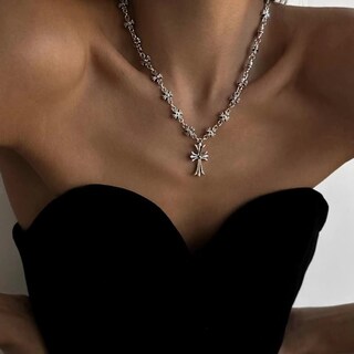 Foto 1 | Foto 1 | Collar Ligero De Lujo Con Colgante Crucifix Jewelry B Jr - Venta Internacional.