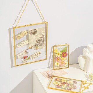 Foto 4 | Foto 4 | Patouque Con Marco De Flores Prensadas  20 X 25 Cm  Con Cadena De Metal Dorado - Venta Internacional.