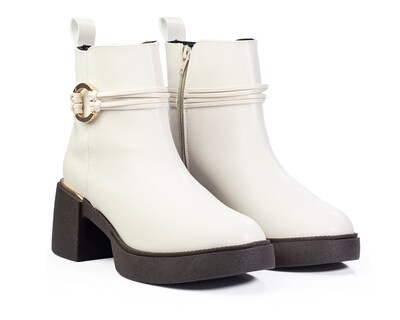 Foto 8 | Foto 8 | Botín De Dama A Ángelozano De Piel Sintética Con Herraje Color Hueso