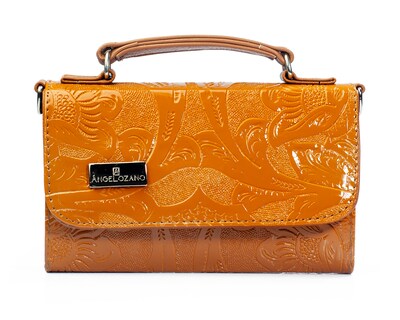 Foto 1 | Foto 1 | Bolso Crossbody A Ángelozano De Charol Vegano Con Grabado Tipo Cincelado Modelo Lupita Color Mostaza