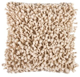 Foto 1 | Foto 1 | Almohada Benzara Benjara Fabric Accent Shaggy Cream De 46 X 46 X 18 Cm - Venta Internacional.