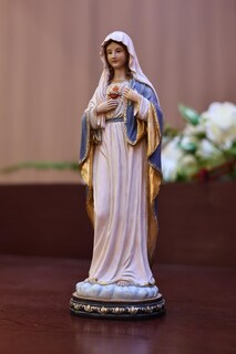 Foto 1 | Foto 1 | Figurine Hi-line Gift Ltd.  Con El Sagrado Corazón De María  12 Pulgadas  Poliresina - Venta Internacional.