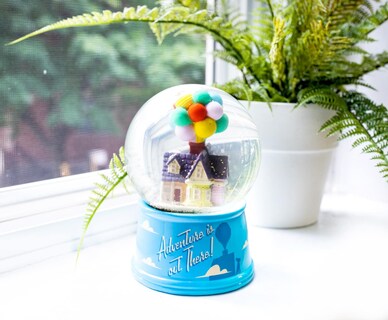 Foto 5 | Foto 5 | Bola De Nieve Toynk Disney Pixar Up House Light-up De 15 Cm De Altura - Venta Internacional.