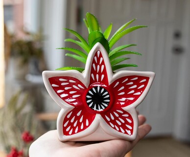 Foto 4 | Foto 4 | Minimoleta De Cerámica Plateada Buffalo Stranger Things Demogorgon - Venta Internacional.