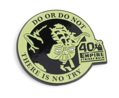 Foto 1 | Foto 1 | Alfiler De Solapa Star Wars Yoda The Empire Strikes Back 40th Anniv. - Venta Internacional.