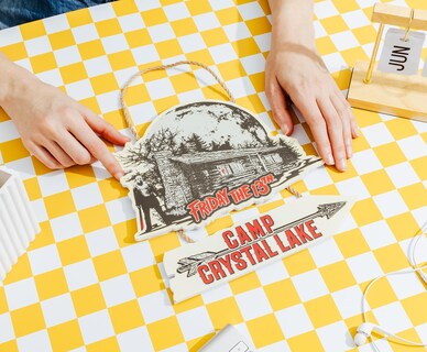 Foto 4 | Foto 4 | Letrero De Pared Colgante Silver Buffalo Friday The 13th Camp Crystal - Venta Internacional.