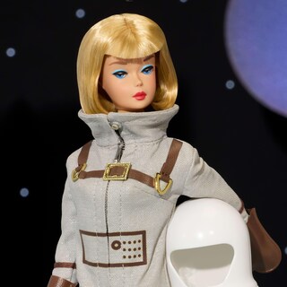 Foto 3 | Foto 3 | Barbie Signature Muñeca De Colección Astronaut 60th Anniversary Para Coleccionistas