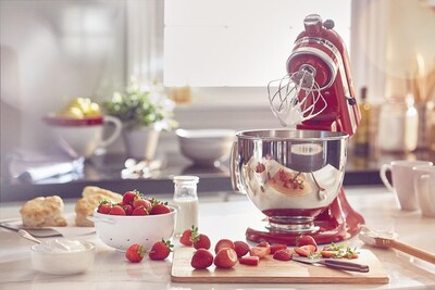 Foto 4 | Foto 4 | Kitchenaid Artisan Batidora De Pie Con Protector Vertedor Rojo (empire Red) 4.73 L