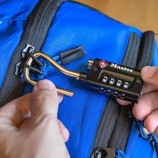 Foto 3 | Foto 3 | El Candado Master Lock 4696d Aceptado Por La Tsa Es De 3 3 Cm De Ancho - Venta Internacional.