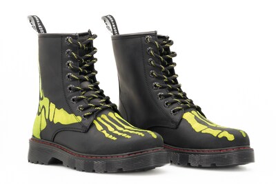 Foto 3 | Foto 3 | Botas Offlander Tipo Militar Piel Crazy Negras Huesos Verdes Bordados para Mujer