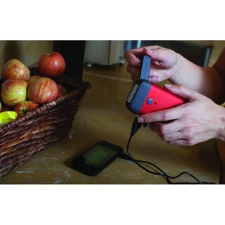 Foto 3 | Foto 3 | Linterna Manivela American Red Cross Roja Con Cargador De Smartphone