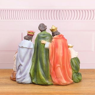 Foto 2 | Foto 2 | Estatuilla De Resina Con Escena De La Natividad Nacimiento De Jesús Con María José - Venta Internacional.