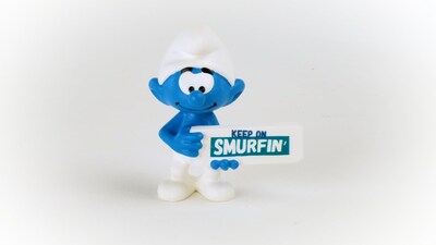Foto 5 | Foto 5 | Figura Coleccionable De Juguete Retro Schleich Smurfs Keep On Smurfin' - Venta Internacional.