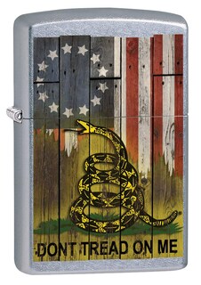 Foto 1 | Foto 1 | Encendedor Zippo Street Chrome Bandera Don't Tread On Me 80901 - Venta Internacional.