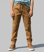 Jogger Gabardina Café para Niño