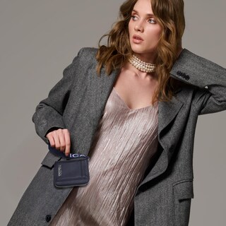 Foto 6 | Foto 6 | Billetera Pequeña Nautica Everglades Para Mujer Con Muñequera Negra - Venta Internacional.