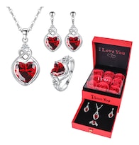 ''collar Con Colgante Corazón Y Circonia En Caja De Rosas ''