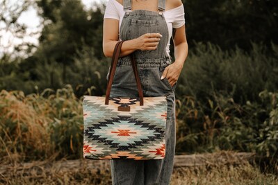 Foto 6 | Foto 6 | Monedero Wrangler Aztec De Lona Con Correa De Piel Wg53-8112lgn - Venta Internacional.