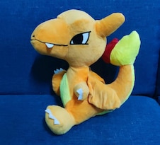 Peluche Takara Tomy Pokémon Charizard De 25 Cm Para Niños Mayores De 7 Años - Venta Internacional.