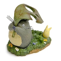 Figura De Juguete Hayao Miyazaki Totoro Sostiene Hojas Para Ser Feliz - Venta Internacional.