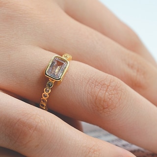 Foto 3 | Foto 3 | Anillo Yoiko The One Con Cristal Y Baño De Oro En Acero Inoxidable