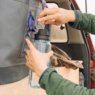 Foto 4 | Foto 4 | Botella De Agua Yeti Yonder De 1 Litro Y 1000 Ml, Color Azul Marino Con Tapa De Amarre - Venta Internacional.
