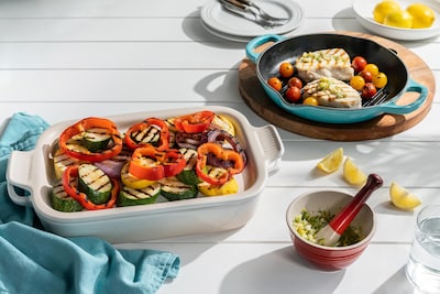 Foto 2 | Foto 2 | Plato Para Hornear Le Creuset De Gres Con Tapa Para Bandeja, 37 Cm, Color Cereza - Venta Internacional.