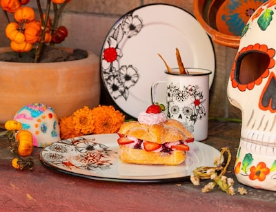 Foto 2 | Foto 2 | Vajilla Tradicional De Peltre Cinsa Edición Calaveras Blanca 12 Piezas