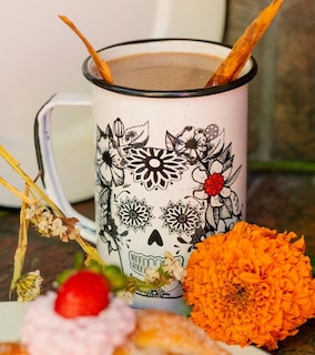 Foto 3 | Foto 3 | Vajilla Tradicional De Peltre Cinsa Edición Calaveras Blanca 12 Piezas