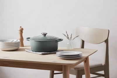 Foto 2 | Foto 2 | Dutch Oven Le Creuset, Hierro Fundido Esmaltado, 4,5 L, Sal Marina - Venta Internacional.