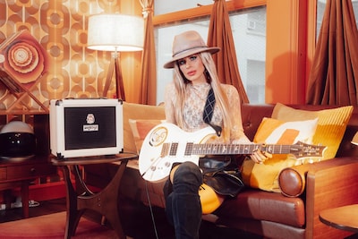 Foto 2 | Foto 2 | Amplificador De Guitarra Orange Crush 20rt Orianthi 20w White - Venta Internacional.