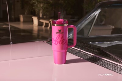 Foto 2 | Foto 2 | Termo de Agua Stanley x Barbie™ Icon Quencher 900 ml Rosa - Venta Internacional