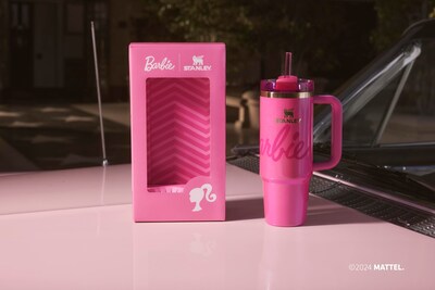 Foto 3 | Foto 3 | Termo de Agua Stanley x Barbie™ Icon Quencher 900 ml Rosa - Venta Internacional