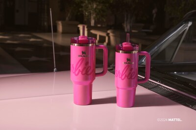 Foto 4 | Foto 4 | Termo de Agua Stanley x Barbie™ Icon Quencher 900 ml Rosa - Venta Internacional