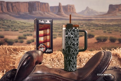 Foto 5 | Foto 5 | Botella de Agua Stanley x Barbie™ 80s Western Ken 1.2 L - Venta Internacional