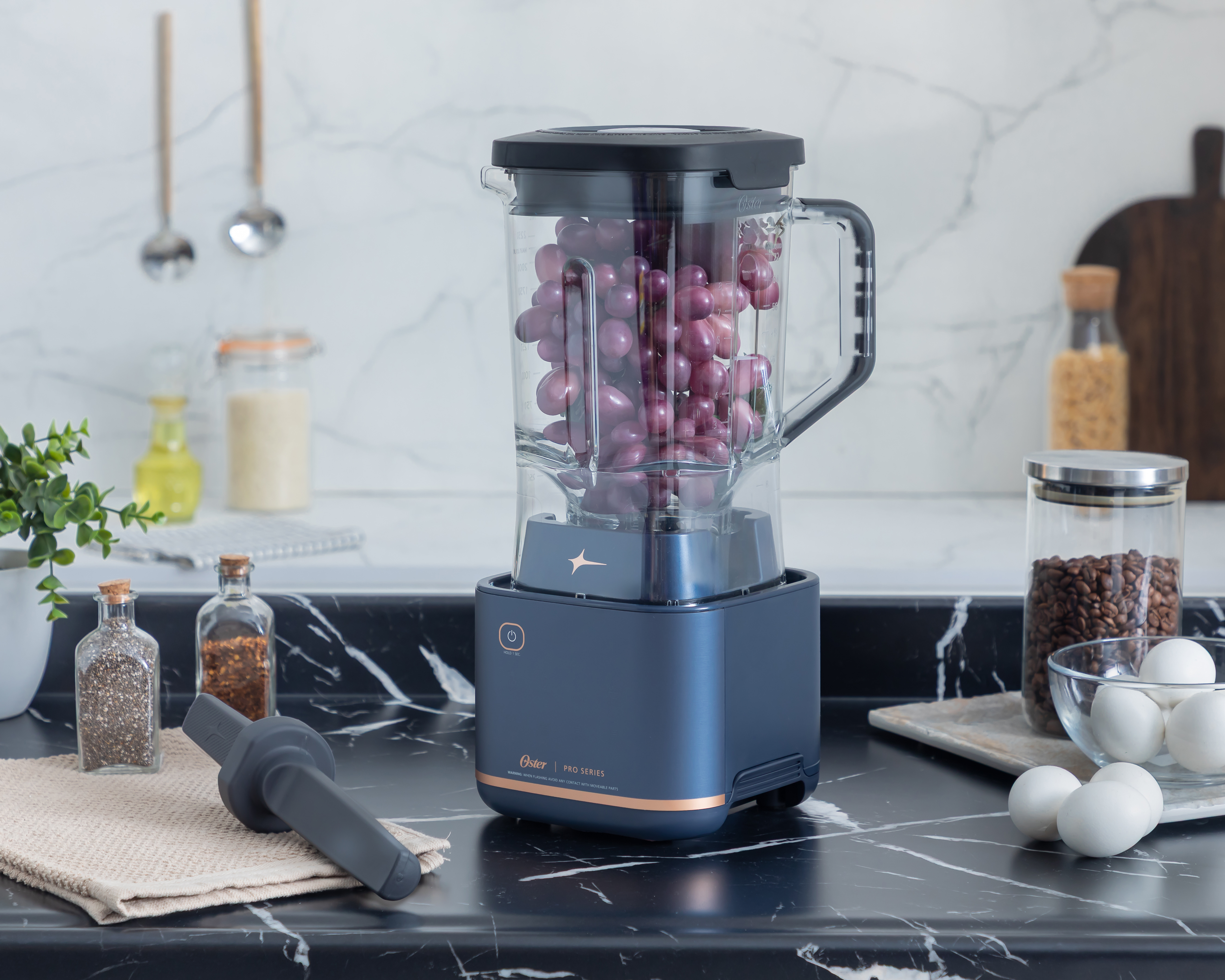 Licuadora Oster Xpert Series con Batidor 3 Velocidades Vaso de Tritán