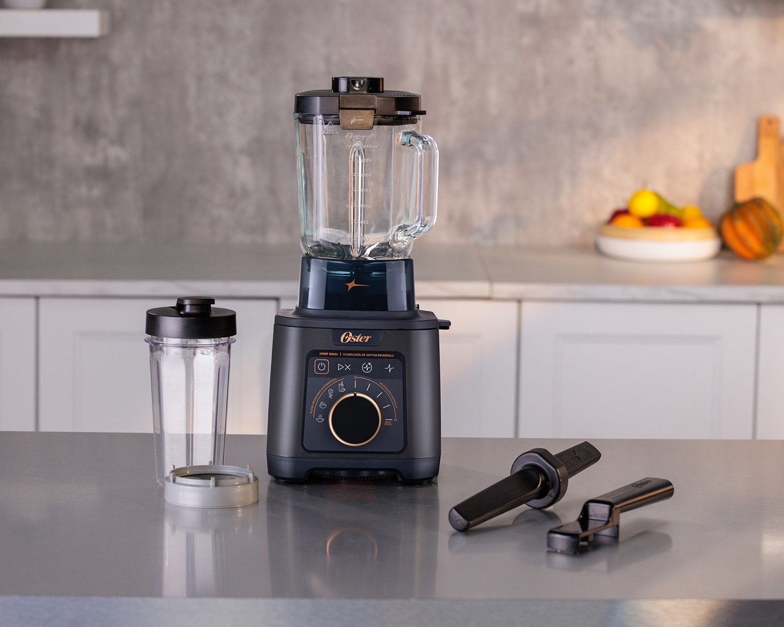 Licuadora Oster Titán Max Crush 5 Velocidades con Vaso de Vidrio y Accesorios