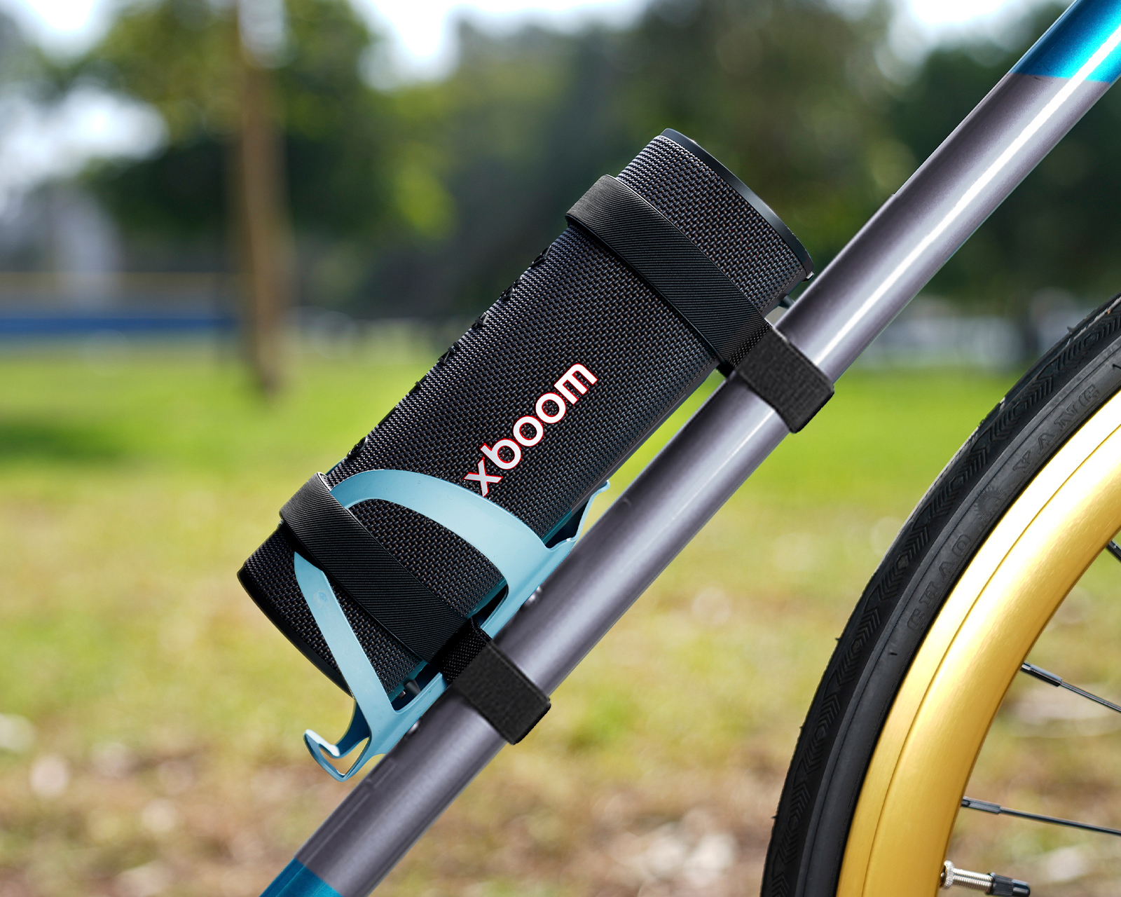 Foto 5 | Foto 4 | Bocina Bluetooth LG xboom Grab Al by will.i.am 30 W Resistente al Agua