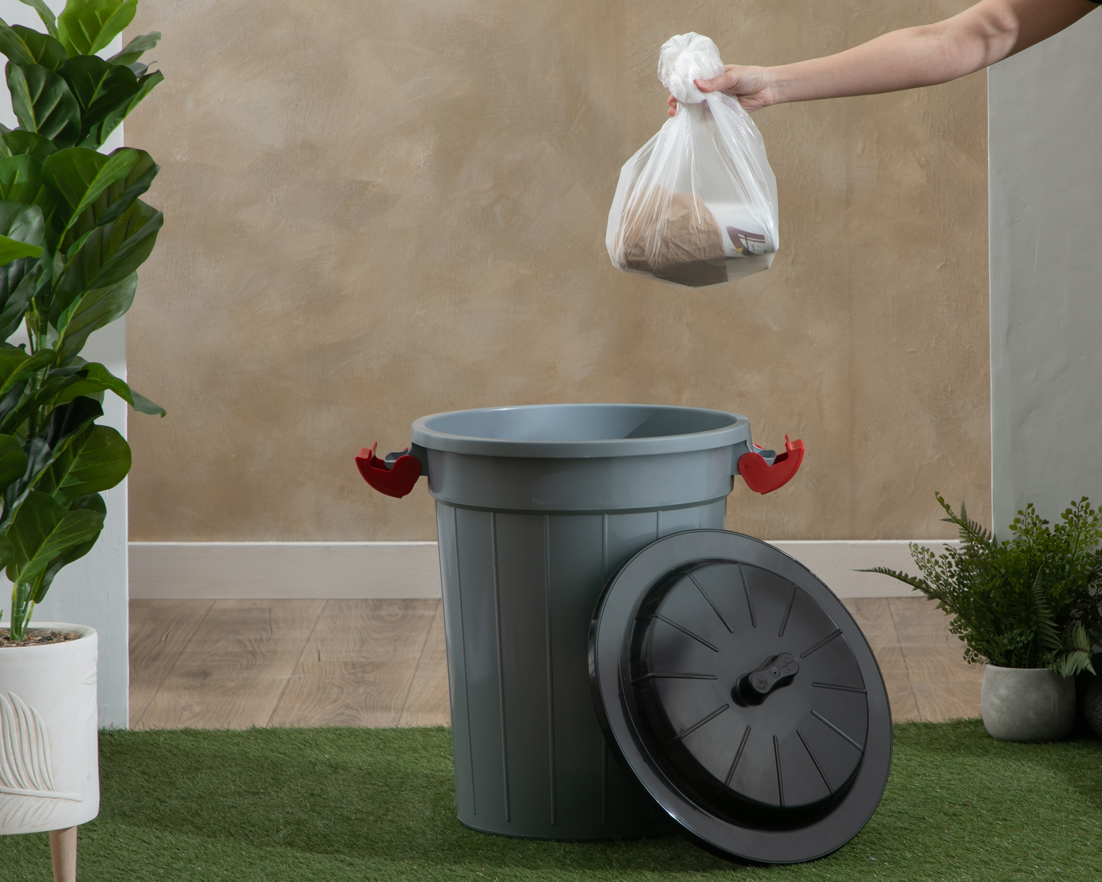 Foto 6 pulgar | Foto 5 | Bote de Basura +Simple 65 l