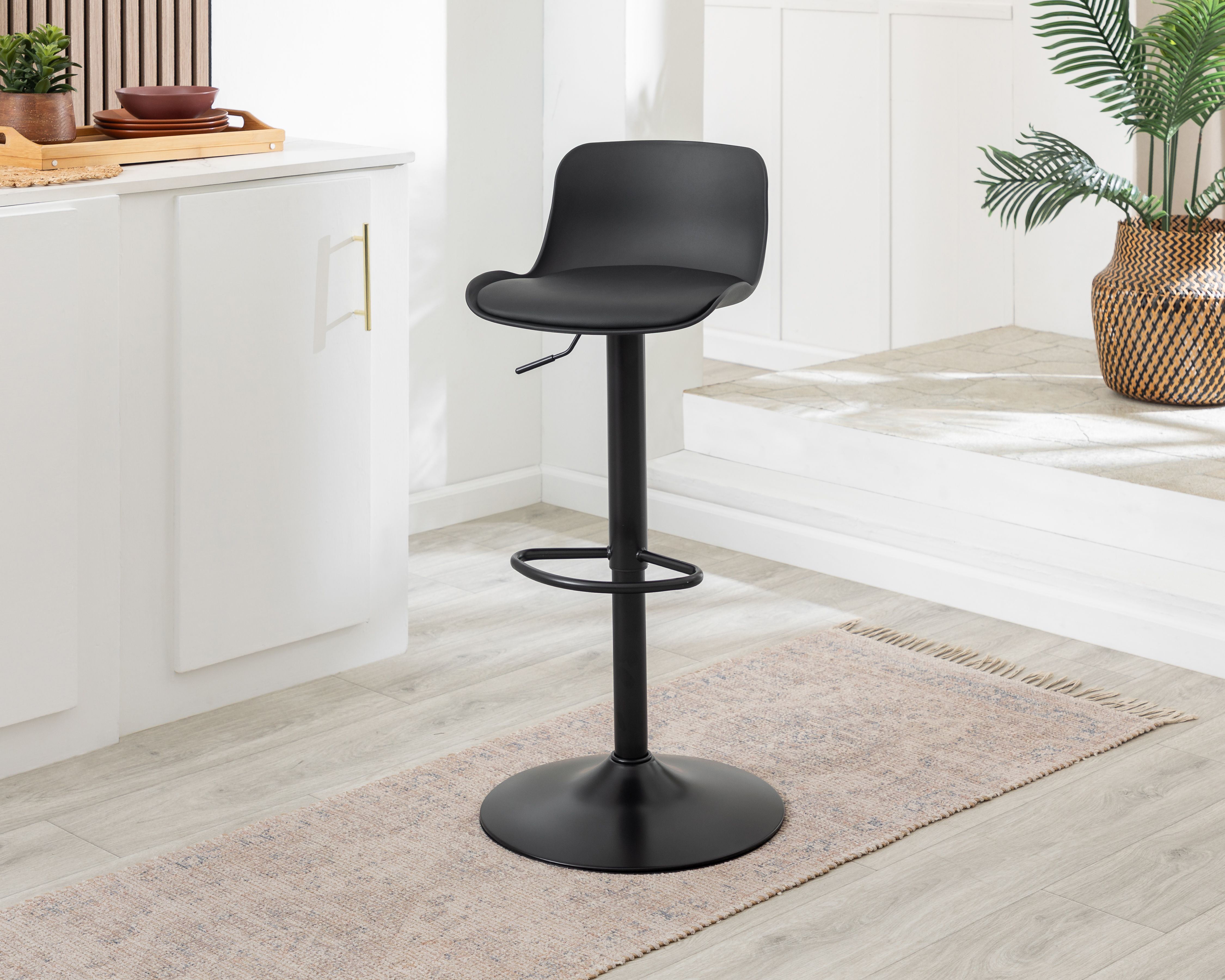 Foto 2 pulgar | Foto 1 | Banco de Metal Ikal Nairobi Negro