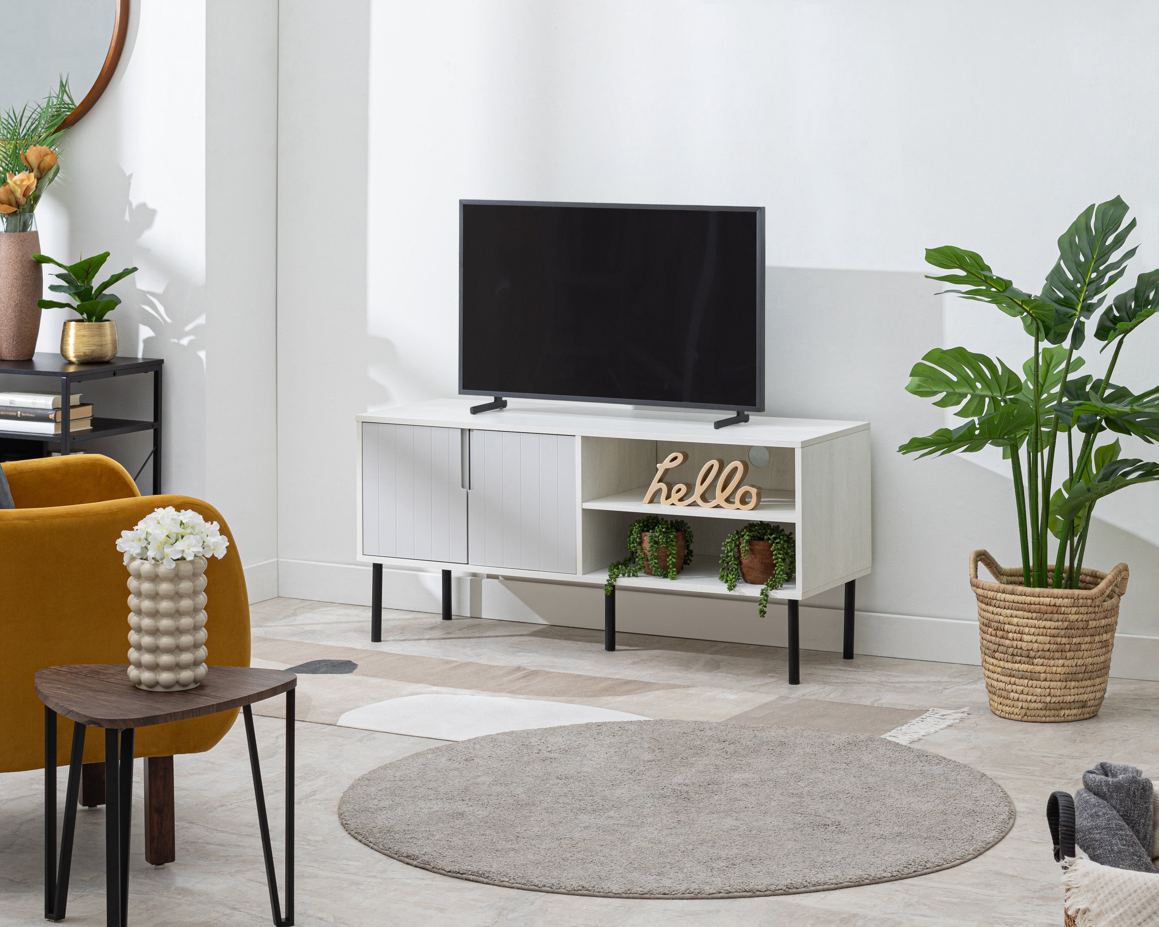 Foto 2 pulgar | Foto 1 | Mesa para Televisión Maira Blanco