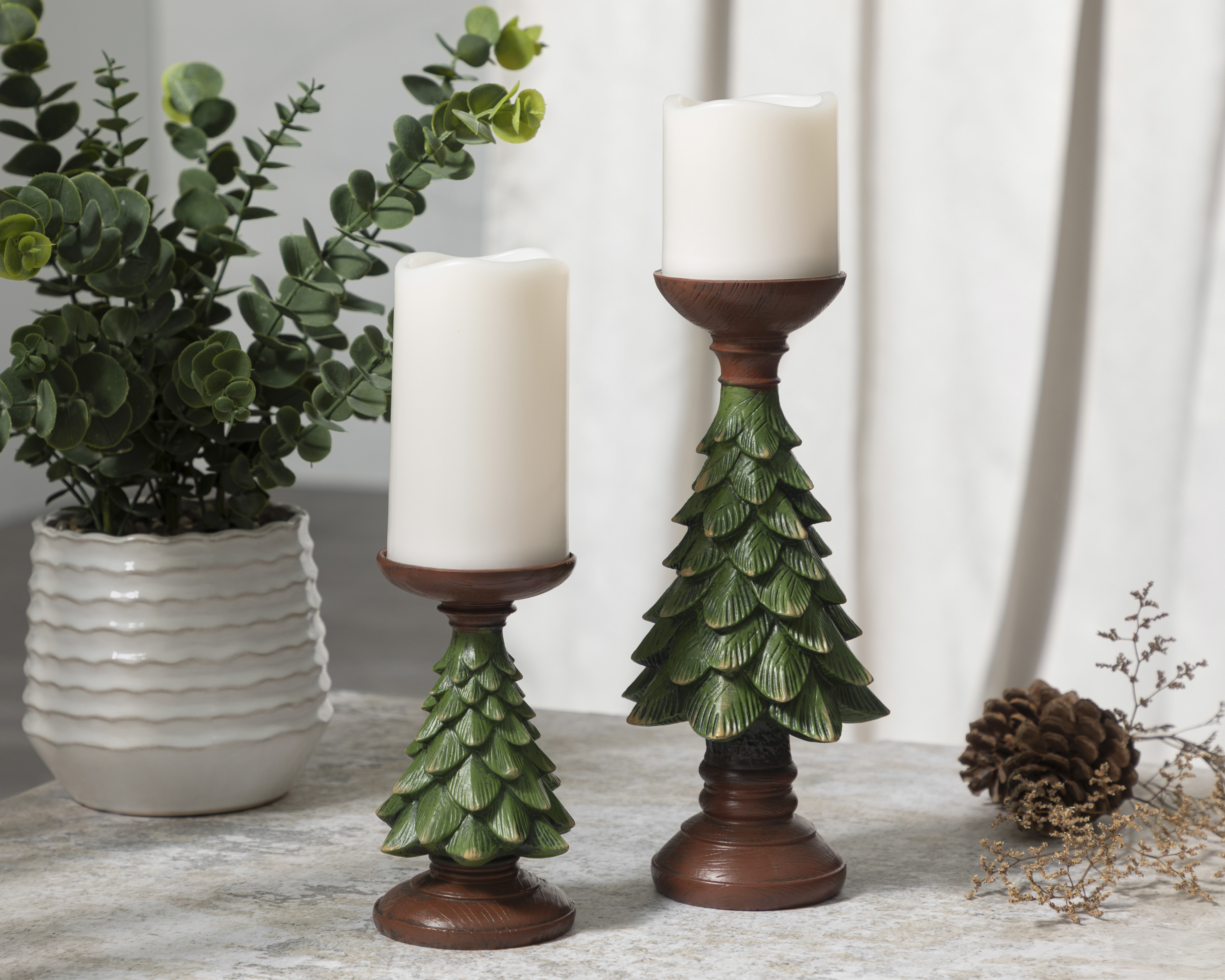 Foto 5 pulgar | Foto 4 | Portavela de Pino de Navidad Douglas B de Poliresina