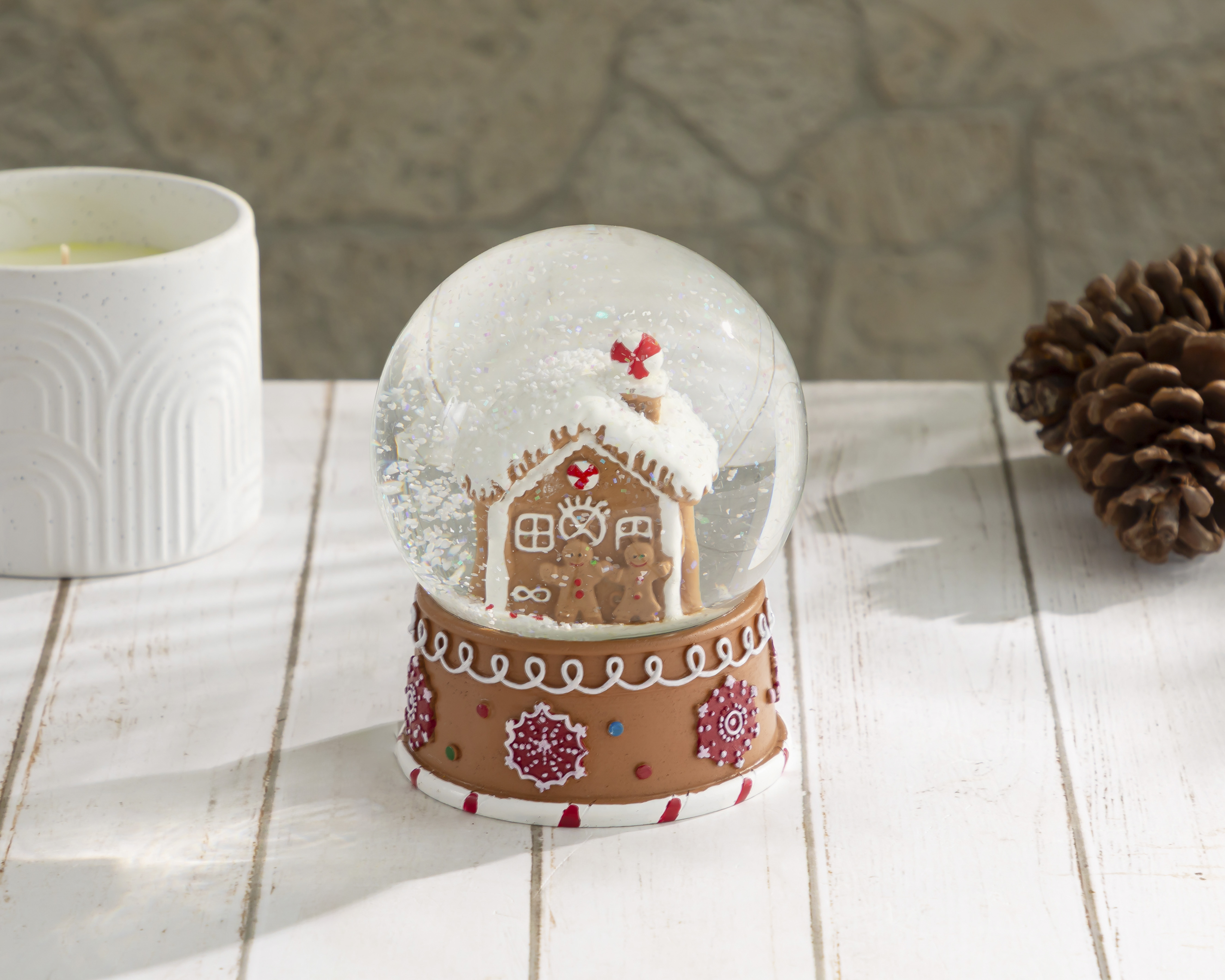 Foto 5 pulgar | Foto 4 | Esfera de Nieve de Navidad Ginger Burbuja de Poliresina