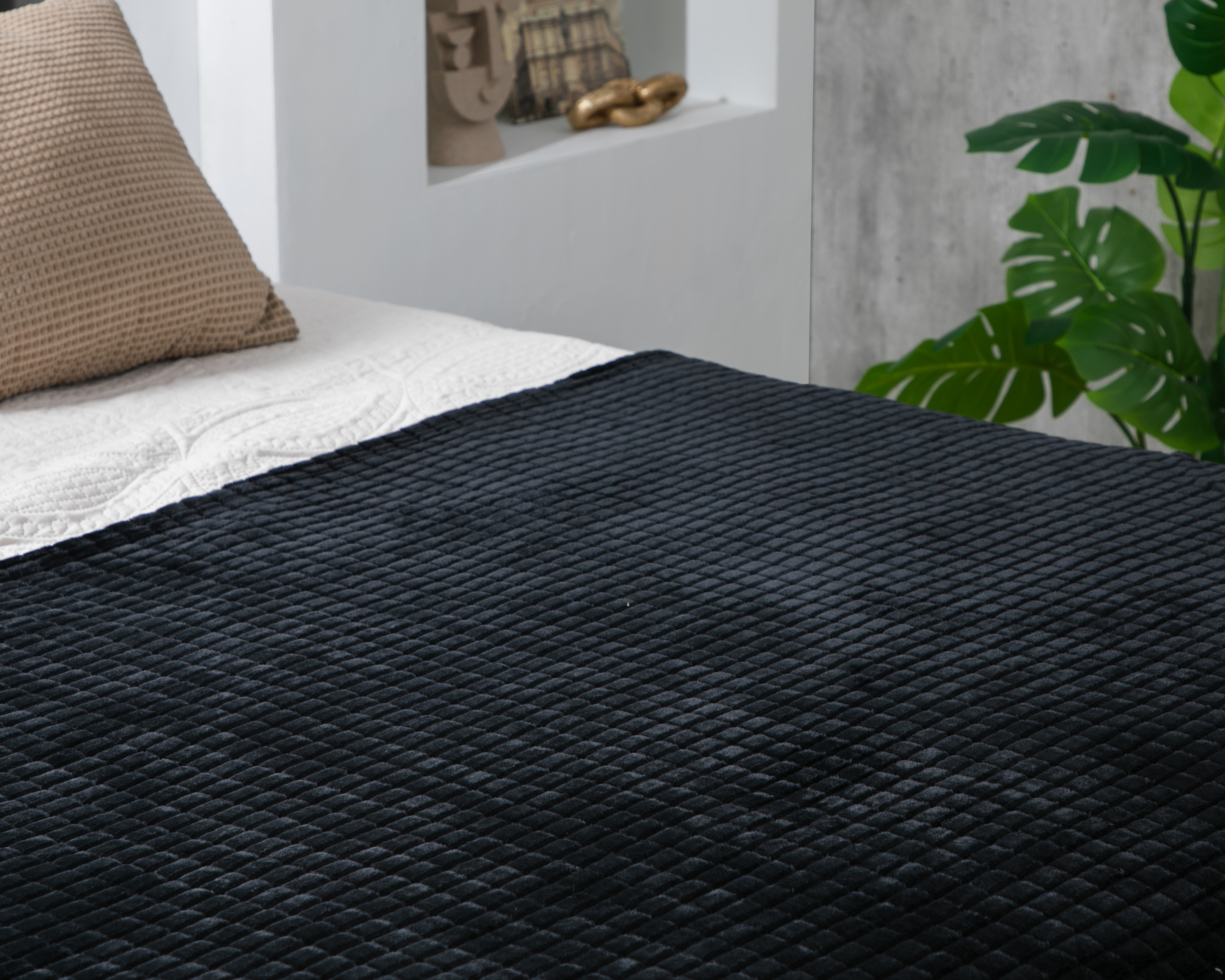 Foto 2 pulgar | Foto 1 | Manta Individual Starhaus Tibetano Negra