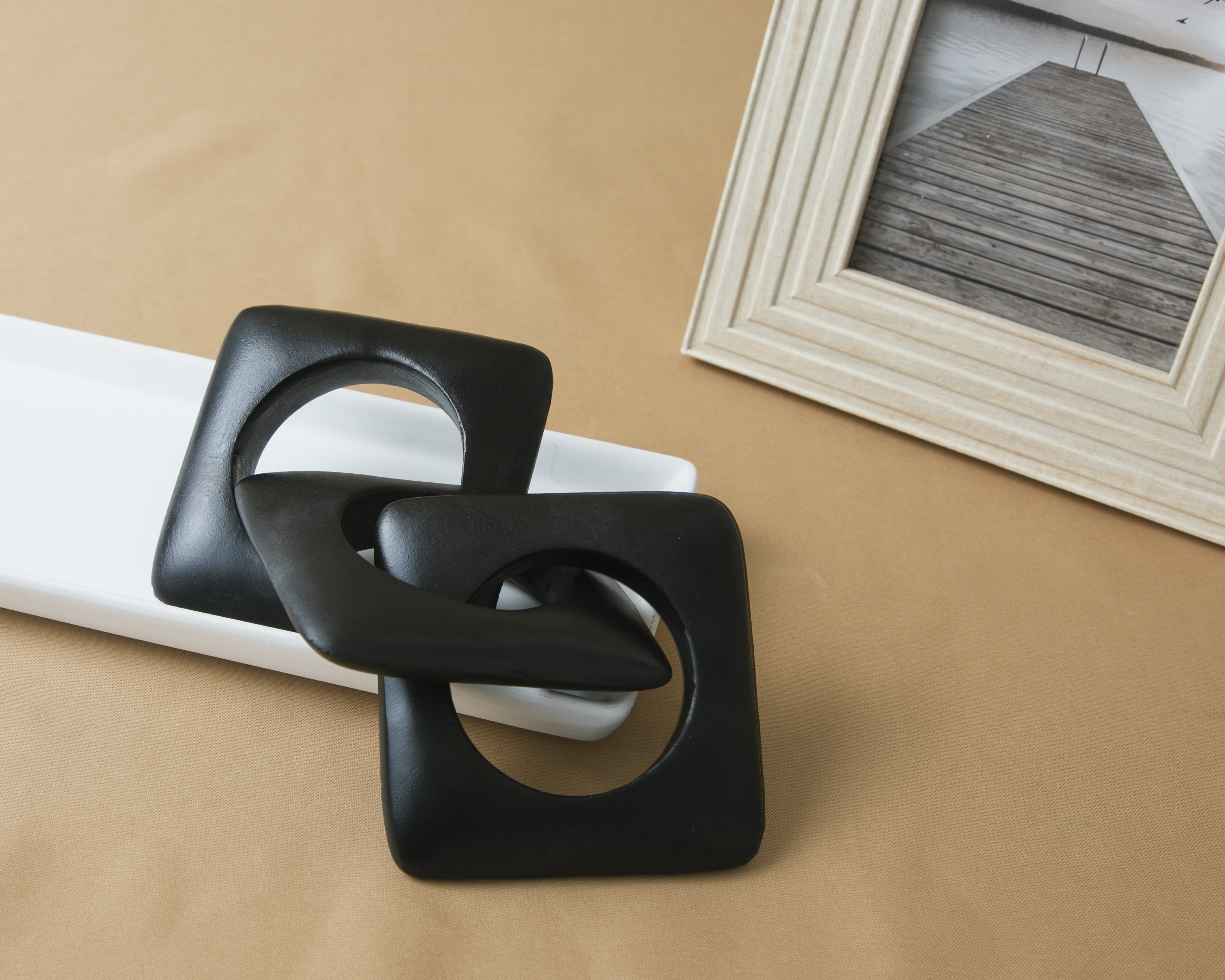 Foto 6 pulgar | Foto 5 | Figura Decorativa Eslabones Rigel de Poliresina