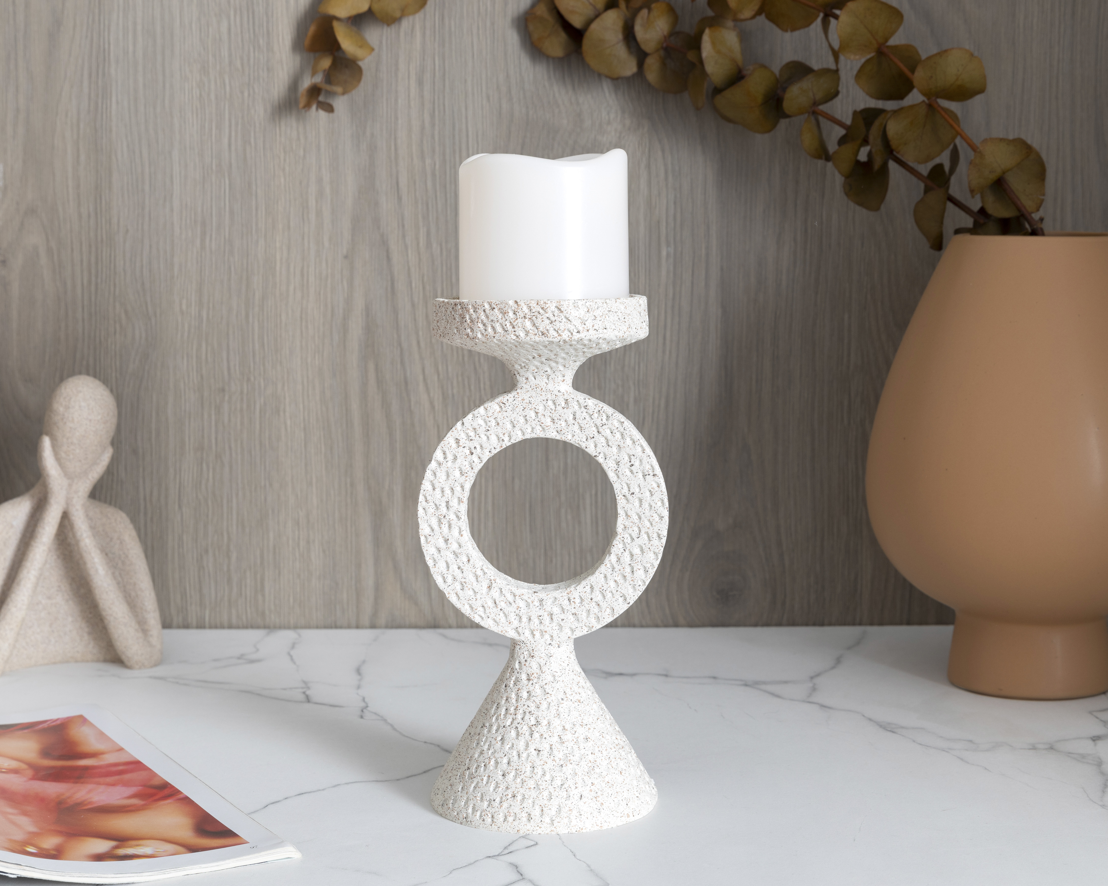 Foto 5 pulgar | Foto 4 | Candelabro Deltan de Poliresina