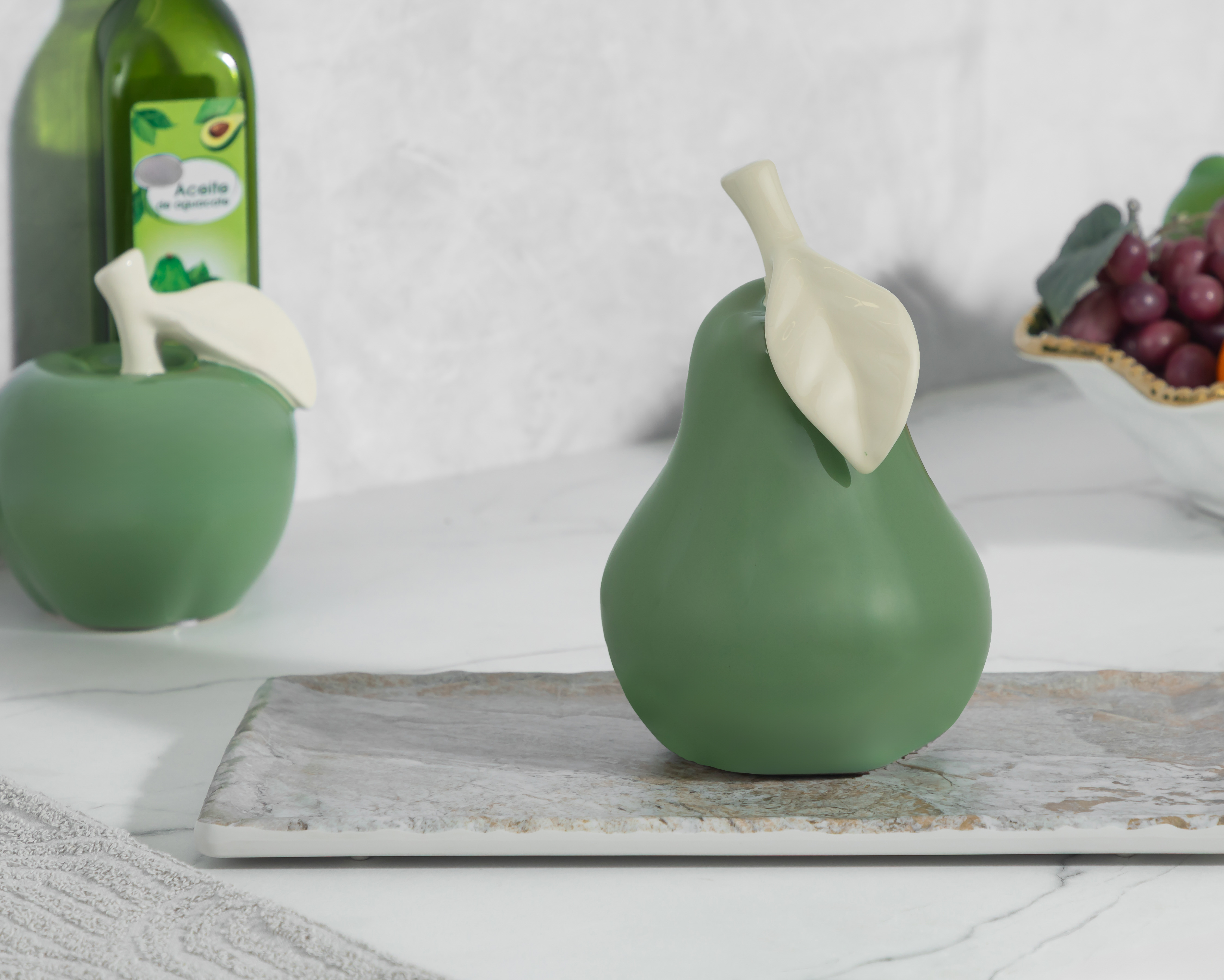 Foto 4 | Foto 4 | Figura Decorativa de Pera Pear de Cerámica