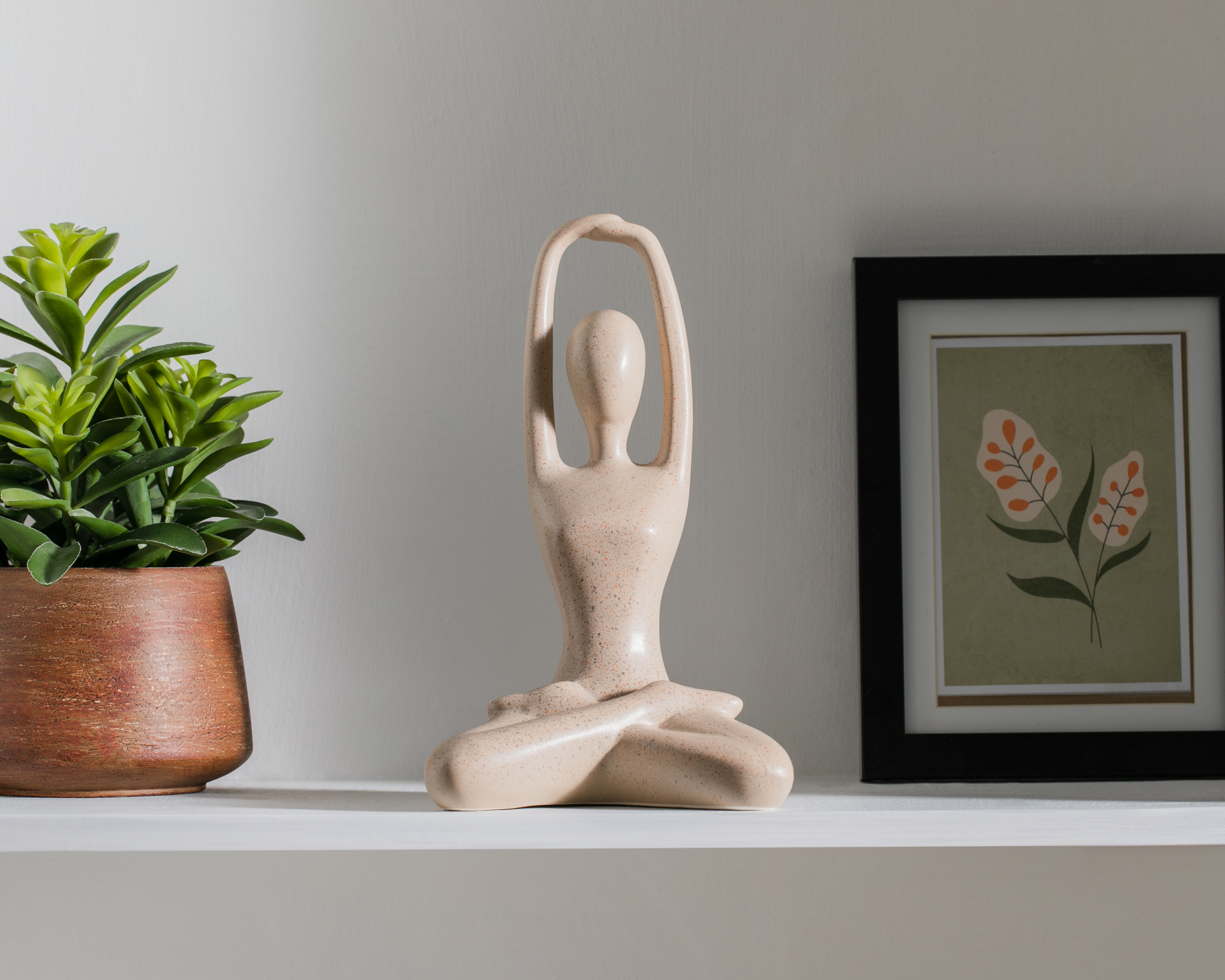 Foto 6 pulgar | Foto 5 | Escultura Mujer Yogui